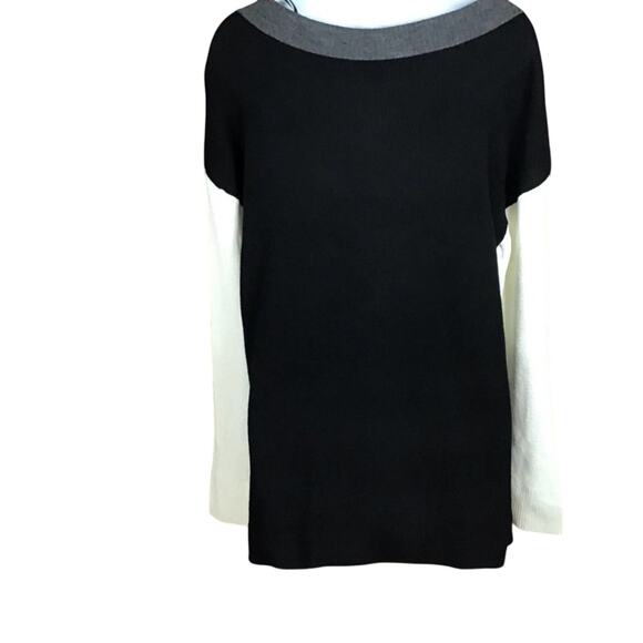Vince Camuto Women’s Medium Colorblock Sweater Black Off White Button Shoulder - Picture 12 of 16